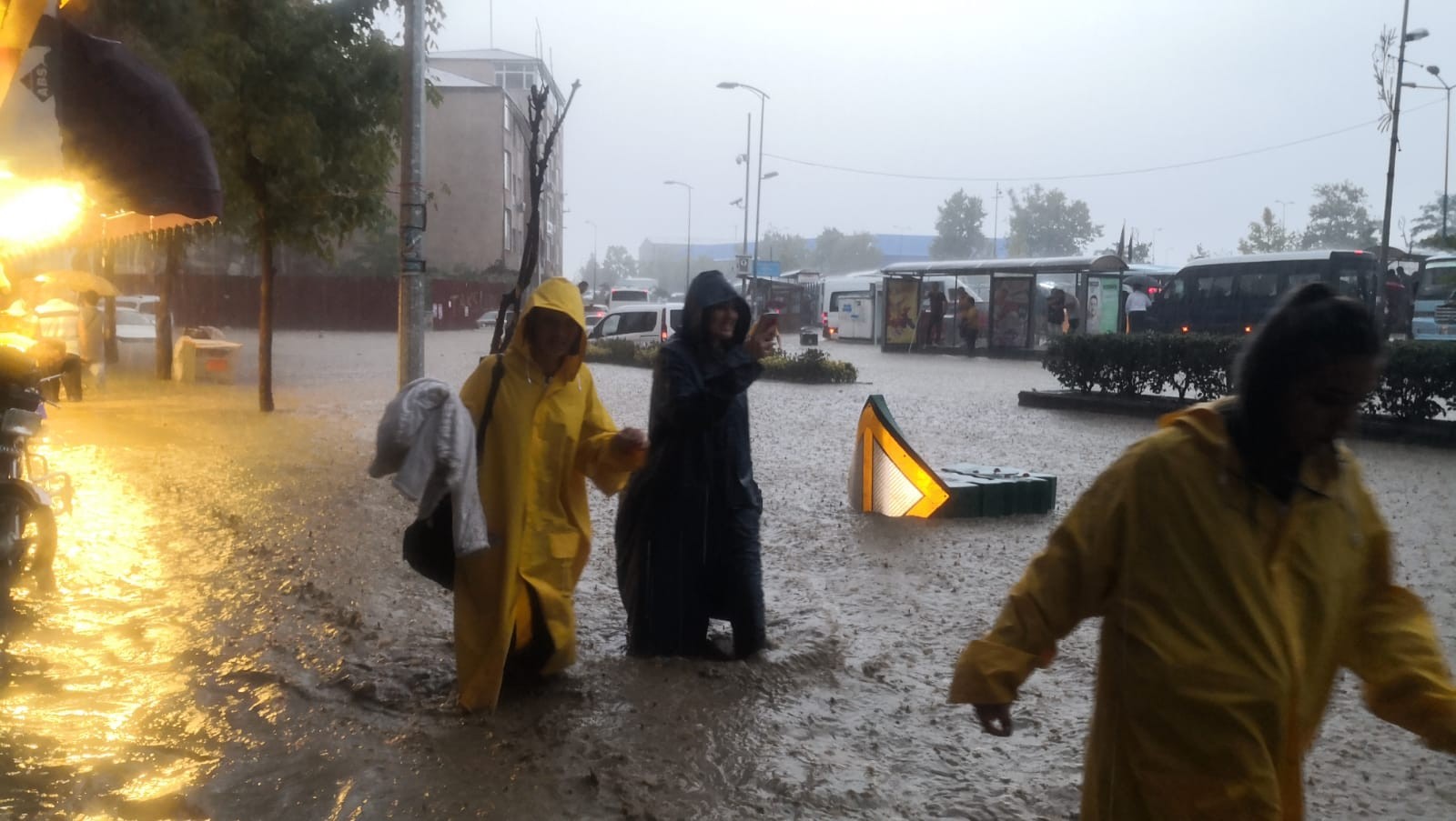 Zonguldak'ta kuvvetli yağış hayatı zorlaştırdı